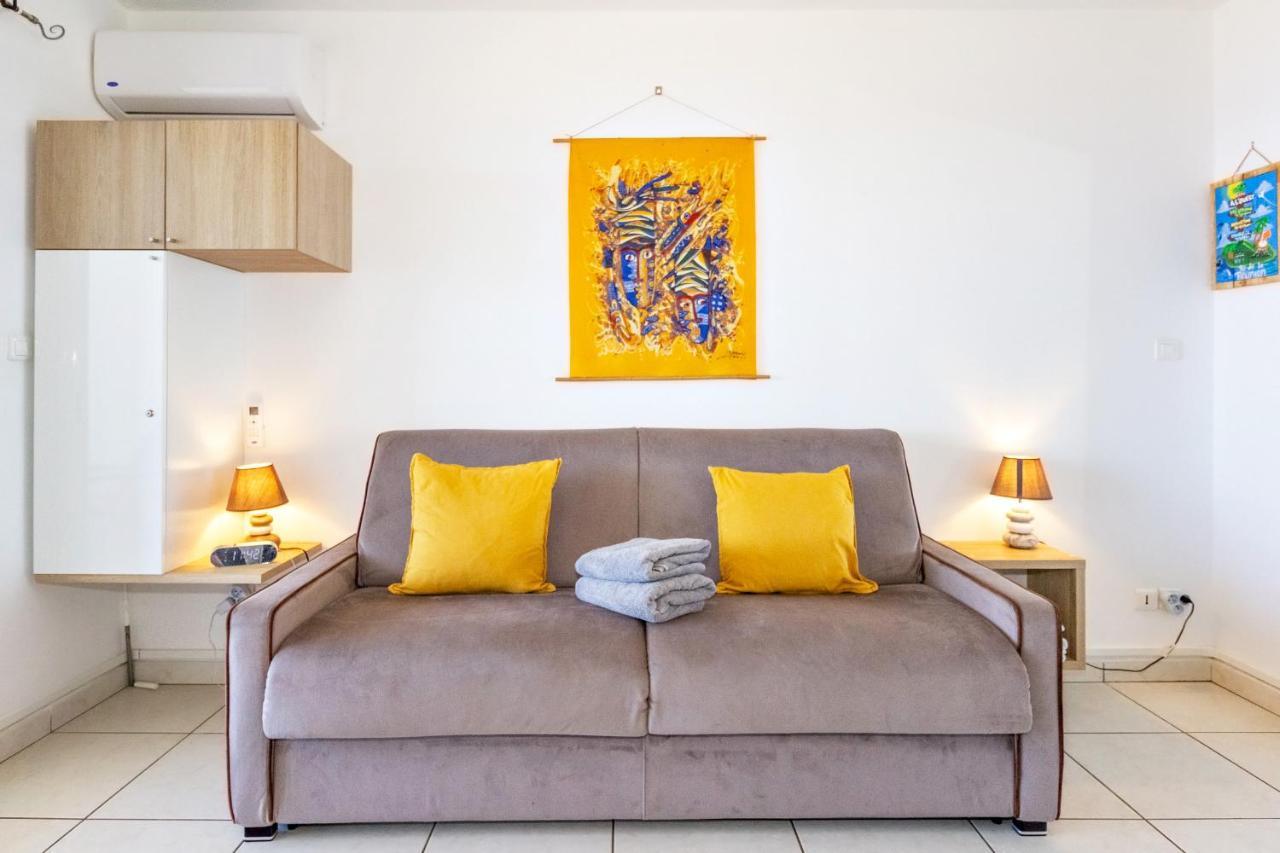 Oceanides - Studio Renove Avec Magnifique Vue Mer - Saint-Gilles-Les-Bains Eksteriør bilde